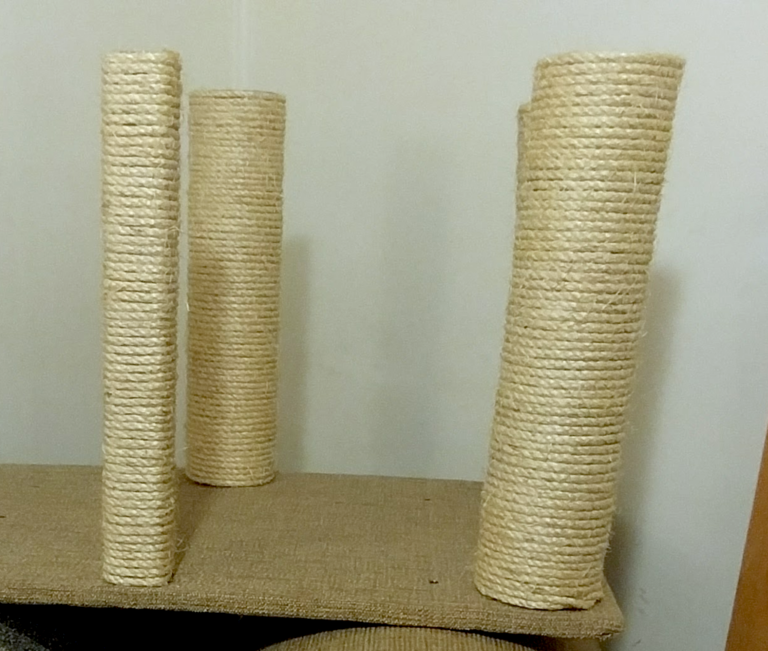 Common Mistakes When Building DIY Scratching Posts – Belle 'n' Paws